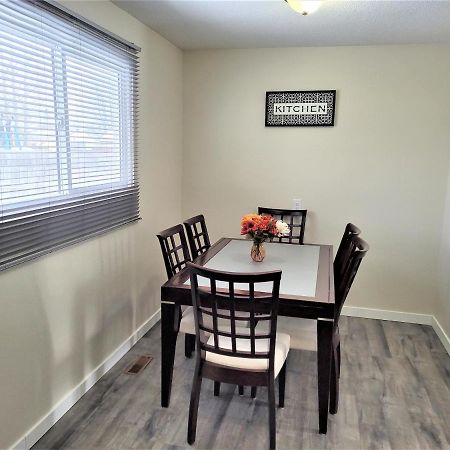 Cozy 4 Bedroom Townhouse - Peaceful Feel Of Home Winnipeg Ngoại thất bức ảnh