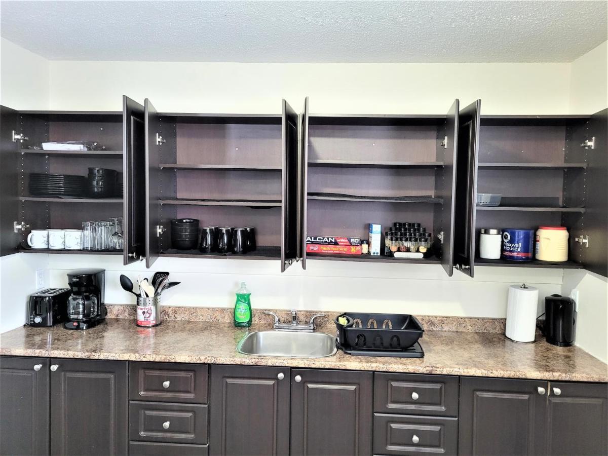Cozy 4 Bedroom Townhouse - Peaceful Feel Of Home Winnipeg Ngoại thất bức ảnh