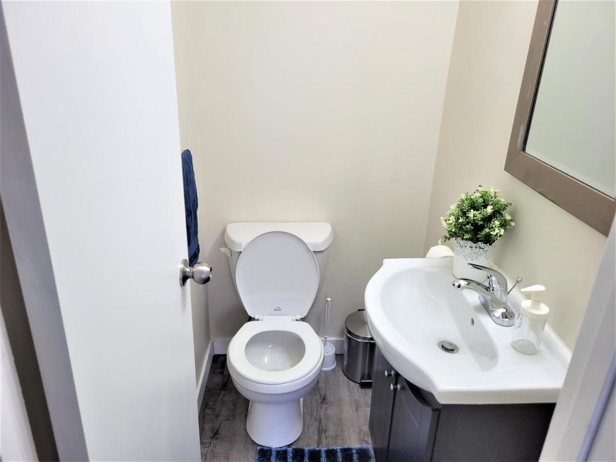 Cozy 4 Bedroom Townhouse - Peaceful Feel Of Home Winnipeg Ngoại thất bức ảnh